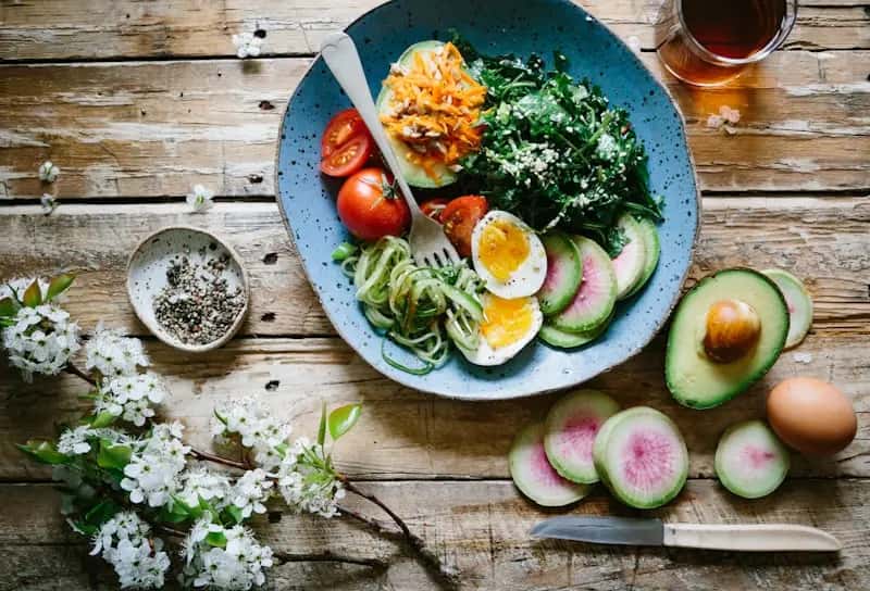 Treino e dieta juntos: como alinhar personal e nutricionista